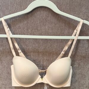 Beautiful Victoria’s Secret Everyday Smooth Light Pink Demi Bra 32D